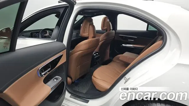 Mercedes-Benz E-Class E200, миниатюра 17