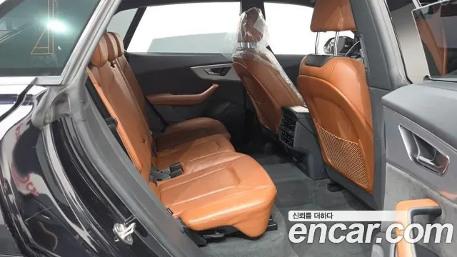 Audi Q8 45 TDI Premium, миниатюра 3