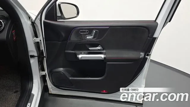 Mercedes-Benz GLB AMG GLB35 4MATIC, миниатюра 19