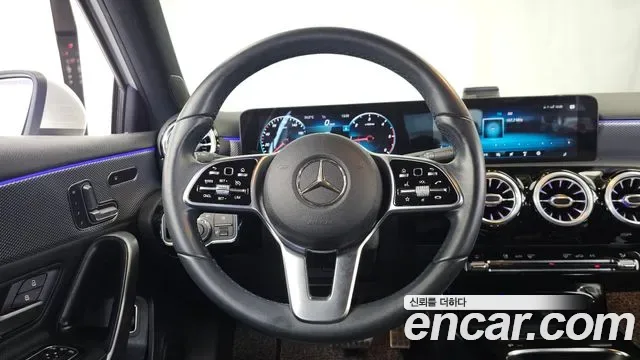Mercedes-Benz A-Class A200d, миниатюра 22