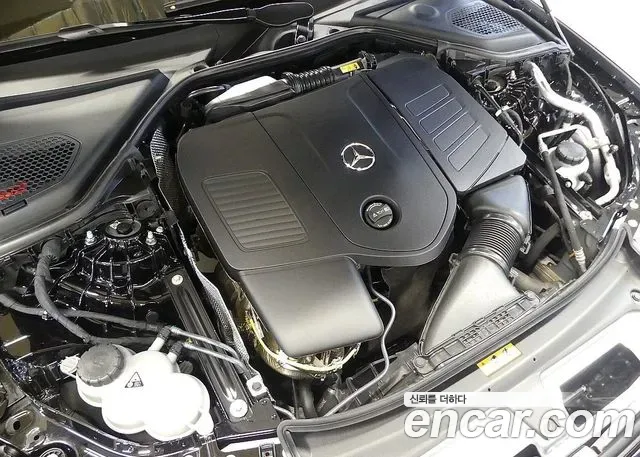 Mercedes-Benz E-Class E300 4MATIC, миниатюра 3