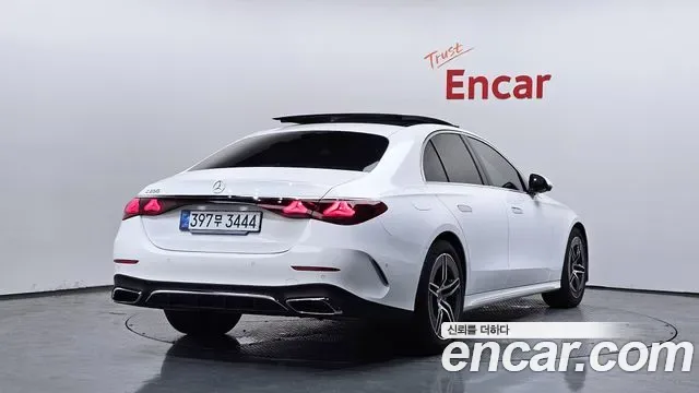 Mercedes-Benz E-Class E200 AMG Line, миниатюра 13