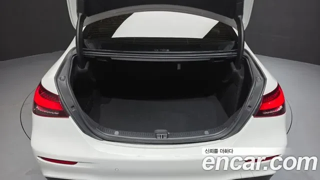 Mercedes-Benz E-Class E220d 4MATIC AMG Line, миниатюра 16
