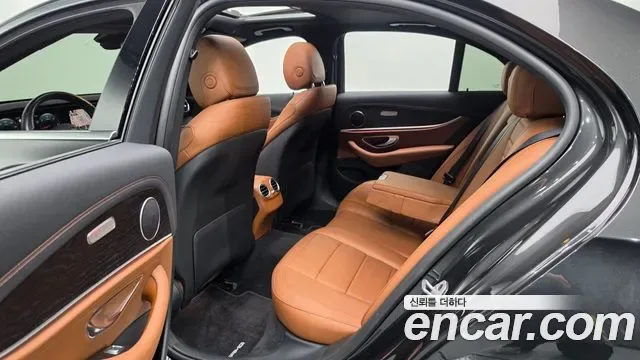 Mercedes-Benz E-Class E220d 4MATIC AMG Line, миниатюра 6