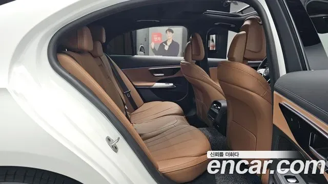 Mercedes-Benz E-Class E200, миниатюра 30