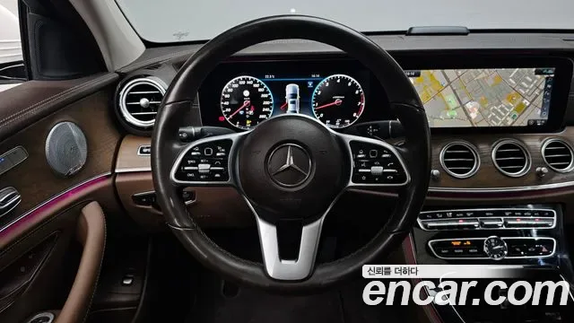 Mercedes-Benz E-Class E300 4MATIC, миниатюра 6