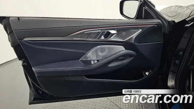 BMW 8 (G15) M850i xDrive, миниатюра 22