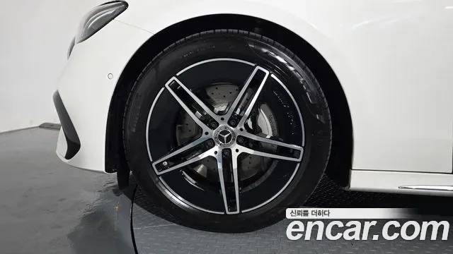 Mercedes-Benz E-Class E200 AMG Line, миниатюра 4
