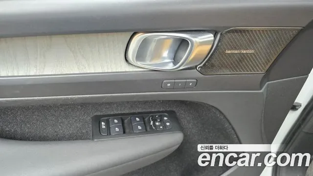 Volvo XC40 B4, миниатюра 3