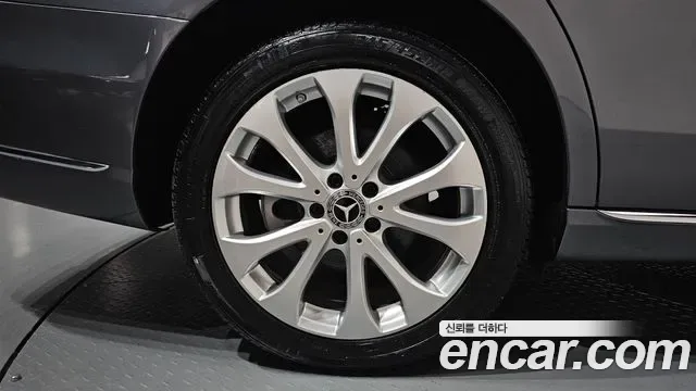 Mercedes-Benz E-Class E300 4MATIC, миниатюра 26