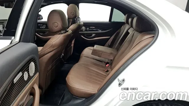 Mercedes-Benz E-Class E450 4MATIC, миниатюра 21