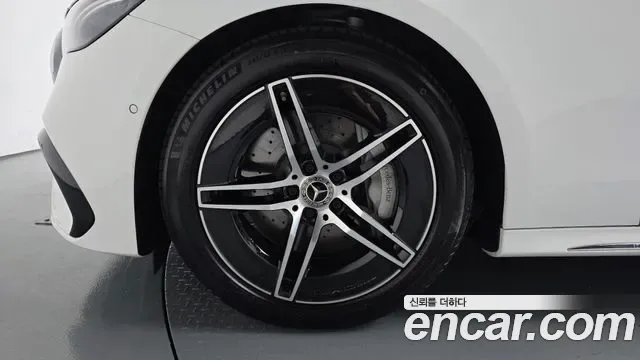 Mercedes-Benz E-Class E200 AMG Line, миниатюра 23