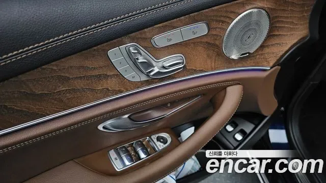 Mercedes-Benz E-Class E300e 4MATIC, миниатюра 10