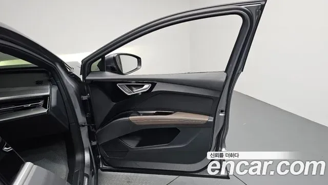Audi Q4 40 Premium, миниатюра 6