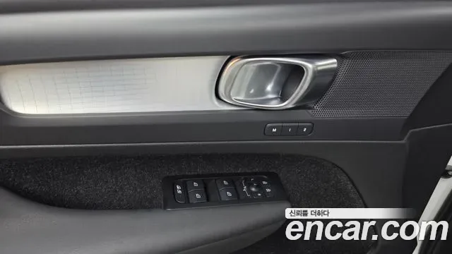 Volvo XC40 B4, миниатюра 25