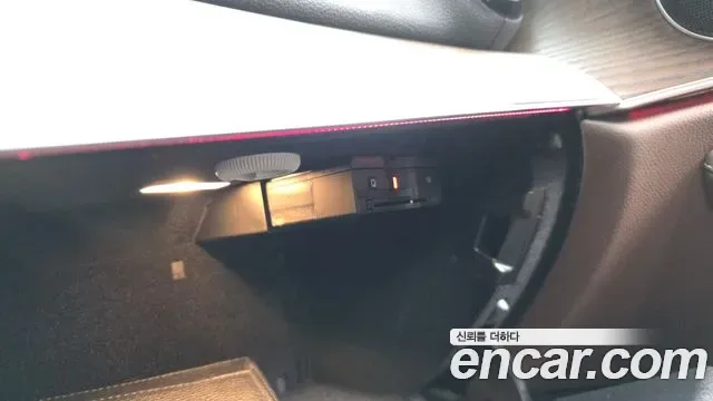 Mercedes-Benz E-Class E250, миниатюра 17