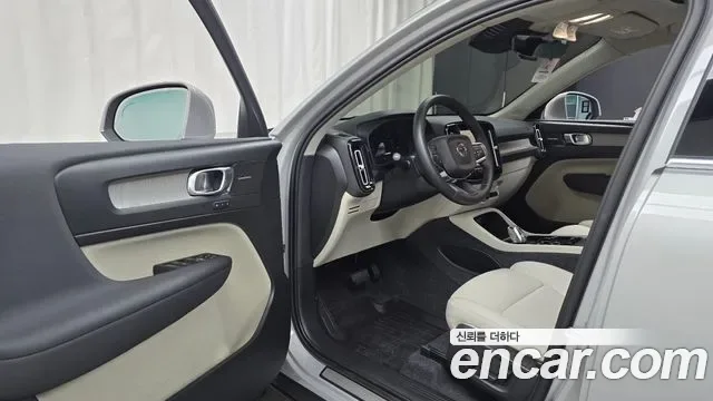 Volvo XC40 B4, миниатюра 5