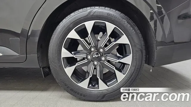 Kia Carnival бензин 7 мест, миниатюра 4