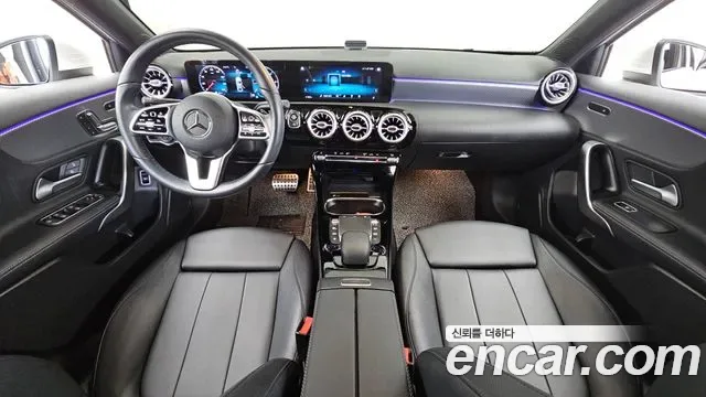 Mercedes-Benz A-Class A200d, миниатюра 5
