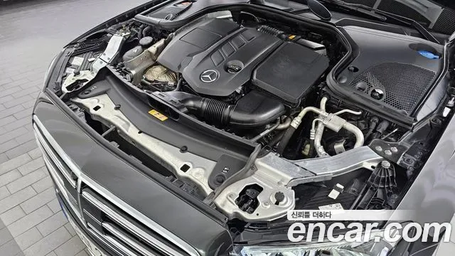 Mercedes-Benz E-Class E220d 4MATIC, миниатюра 7