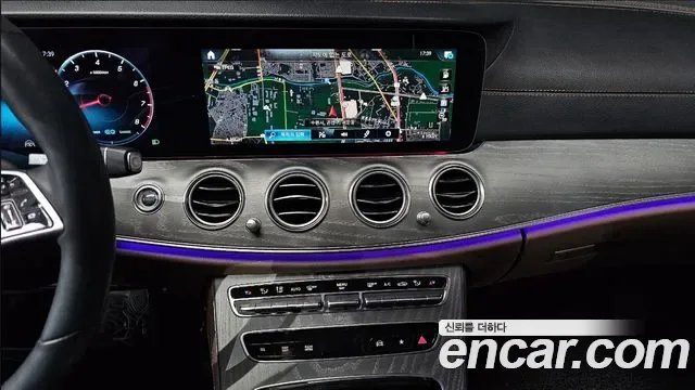 Mercedes-Benz E-Class E350 4MATIC, миниатюра 9
