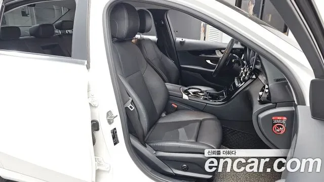 Mercedes-Benz C-Class C200, миниатюра 17