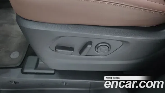 Hyundai Staria HEV 1.6T Lounge 7 мест Inspiration, миниатюра 5