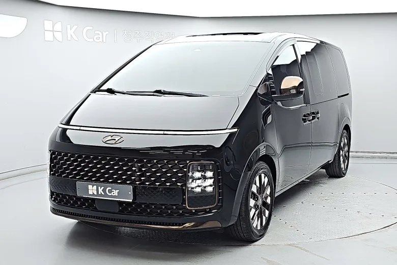 Hyundai Staria дизель 2.2 Lounge 2WD 9 мест Prestige