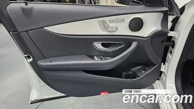 Mercedes-Benz E-Class E250, миниатюра 7