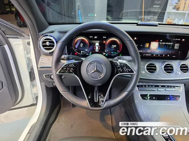 Mercedes-Benz E-Class E350 4MATIC, миниатюра 2