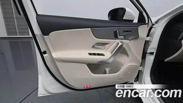 Mercedes-Benz A-Class A220, миниатюра 25