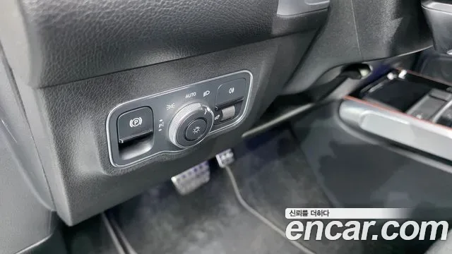 Mercedes-Benz GLB AMG GLB35 4MATIC, миниатюра 13