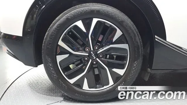 Kia EV6, миниатюра 3