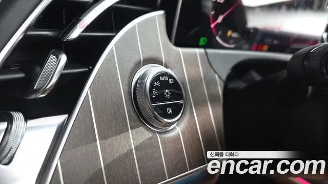 Mercedes-Benz E-Class E300 4MATIC, миниатюра 4