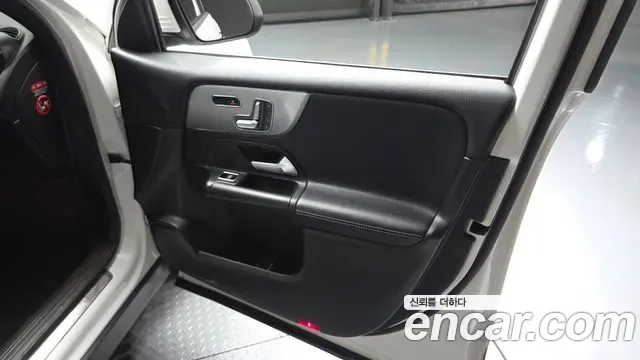 Mercedes-Benz GLB GLB200 d, миниатюра 15