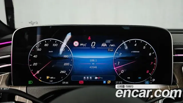 Mercedes-Benz E-Class E300 4MATIC, миниатюра 8