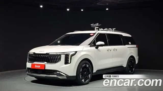 Kia Carnival бензин 9 мест Signature