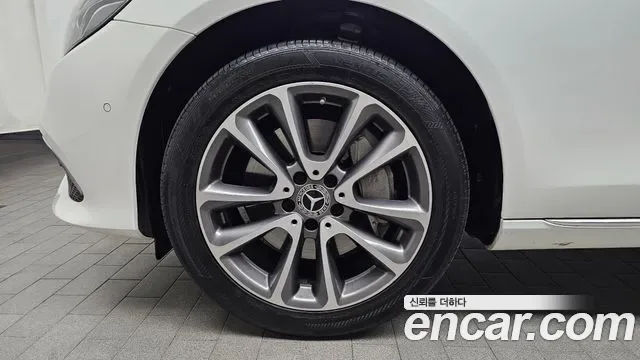 Mercedes-Benz E-Class E300 4MATIC, миниатюра 19