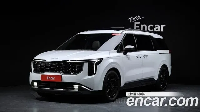 Kia Carnival бензин 9 мест Gravity
