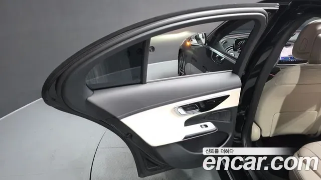 Mercedes-Benz E-Class E200 AMG Line, миниатюра 20