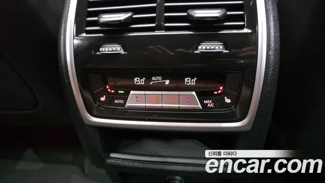 BMW X6 M50i, миниатюра 9