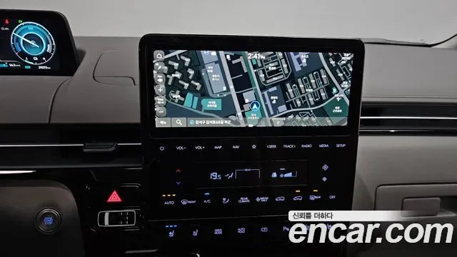 Hyundai Staria HEV 1.6 Lounge 7 мест Inspiration, миниатюра 2