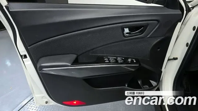 KGM Tivoli бензин 1.5 2WD V3, миниатюра 7