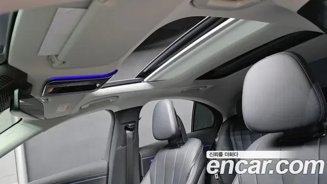 Mercedes-Benz E-Class E200, миниатюра 28