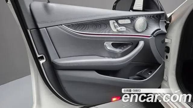 Mercedes-Benz E-Class E220d 4MATIC AMG Line, миниатюра 9
