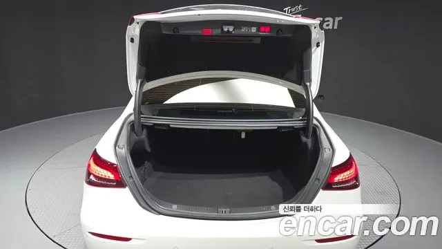 Mercedes-Benz E-Class E450 4MATIC, миниатюра 3