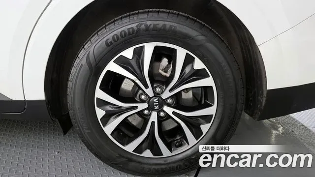 Kia Carnival дизель 9 мест, миниатюра 9