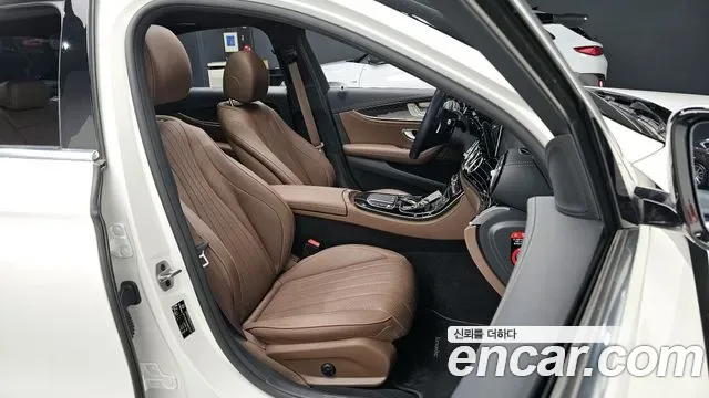 Mercedes-Benz E-Class E450 4MATIC, миниатюра 19