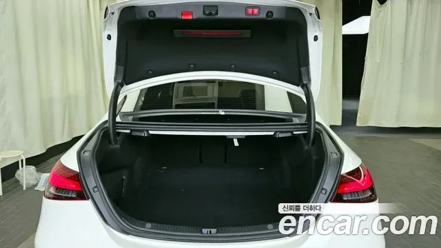 Mercedes-Benz E-Class E450 4MATIC, миниатюра 5