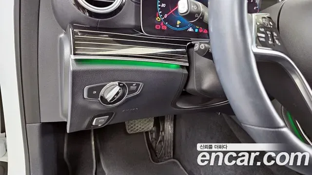 Mercedes-Benz E-Class E450 4MATIC, миниатюра 3